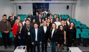 Geleceğin Şehrinde Kod ve Gençlik: Konak’ın Hibrit Kariyer Zirvesi ile Yükselen Ufuklar