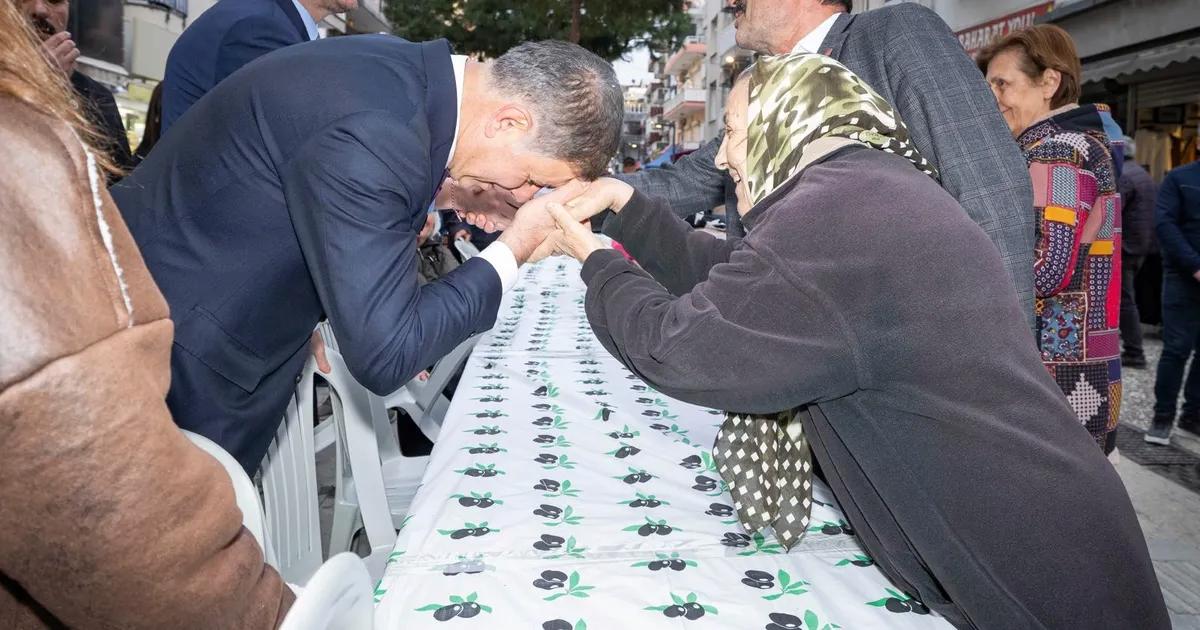 Gönül Sofralarında Umut ve Dayanışma: Tugay, Buca’da İftarla Halkla Buluştu ve Refah İçin Söz Verdi