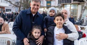 Gönüllü Dayanışmanın Işığında İftar: Tugay, Genç Bornova’nın Sosyal Sorumluluk Yolculuğunu Paylaştı