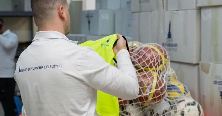 Güçlü Geleceğe Adım At: Amatör Spor Kulüplerine Büyük Destekle İzmir’de Sporun Nabzı Yükseliyor