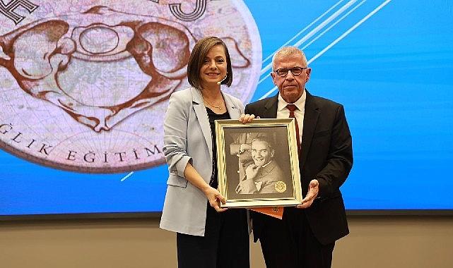 Güçlü Kadınlar, Güçlü Toplum: Karabağlar’da Dayanışmanın Gücü ve Şeffaf Belediyecilik