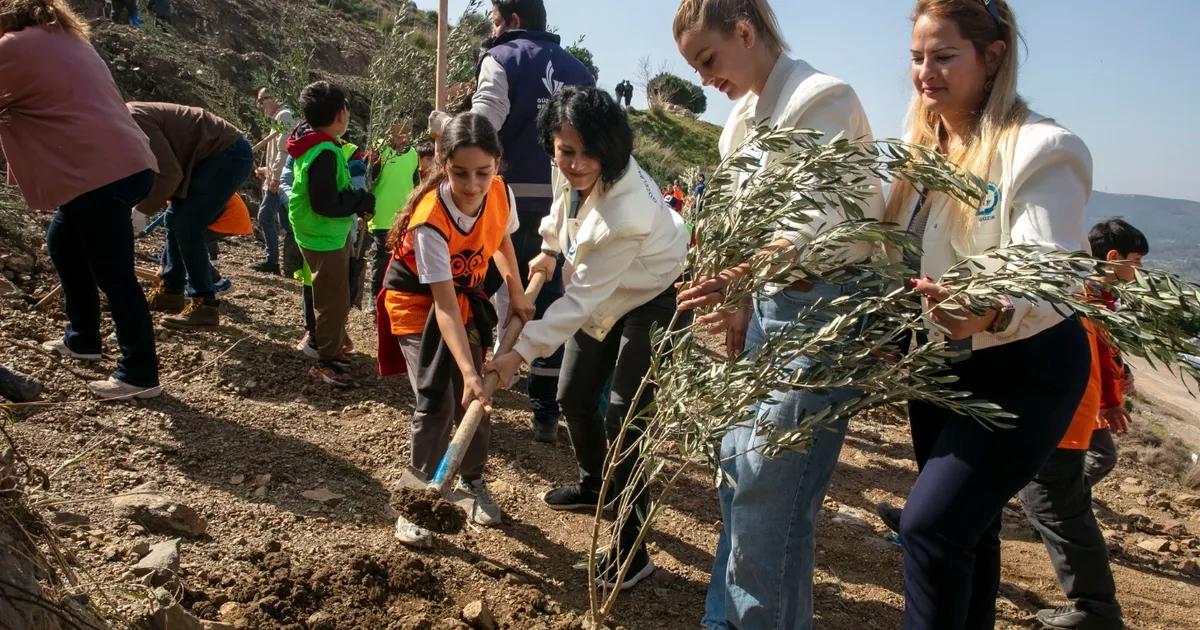 Güzelbahçe’de 1000 Zeytin Fidanıyla Başlayan Yeşil Umut: 3000’e Doğaya Adanmış Bir Vizyon