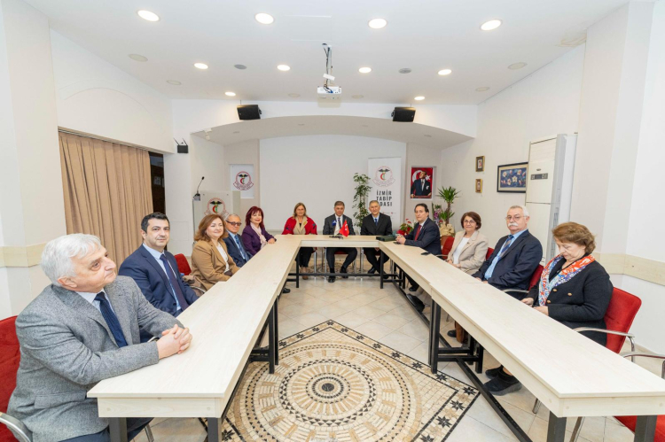 Hekimlik Şerefine Dalga Dalga Teşekkür: Tugay'dan Tıp Bayramı Ziyareti ve Dayanışma Mesajı