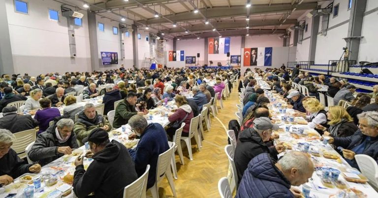 İftar Sofralarında Birlik ve Umut: Foça’da Ramazan Bereketi