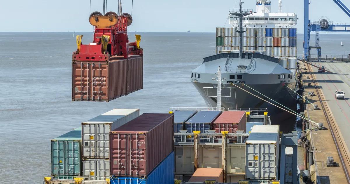 İhracatta Rüzgar Değişimi: Şubat Ayında Ege Bölgesi’nin Toplam İhracatı ve Sektörel Dinamikler Üzerine Derinlemesine İnceleme