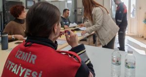 İzmir İtfaiyesi Kadro Güçlendirmeyle Saha Kapasitesini Artırıyor: 100 Yeni Personel İçin Başvuru Heyecanı