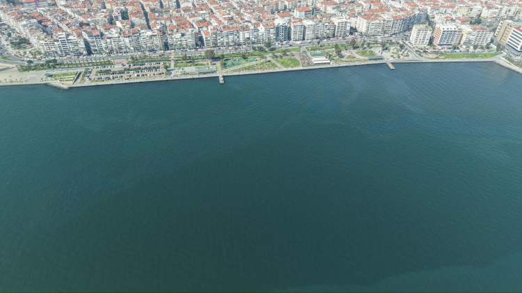 İzmir Körfezi’nde Yeni Bir Kaynak: Dumanlar ve Mazot İzleri Üzerine Uzun Süreli Bir İnceleme