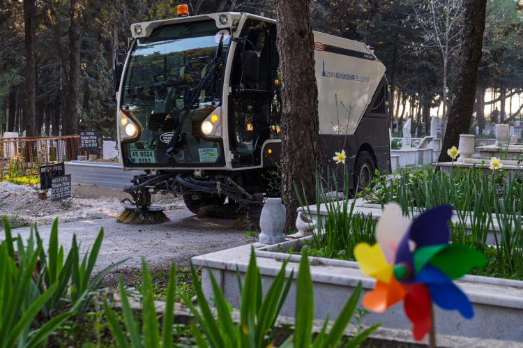 İzmir Mezarlık Kapasiteleri Artıyor: Yeni Alanlar ve Planlanan Projelerle Gelecek İçin Uzun Vadeli Çözüm