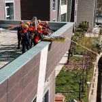 İzmir’de Bomba İhbarı ve Kapsamlı Tahliye Tatbikatı: Güvenlik Önlemleri En Üst Düzeye Çıktı