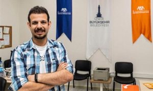 İzmir’de Destekli İstihdam Ofisiyle Engellilere Yeni İş Alanları: Sapmaz’ın Başarı Hikayesi