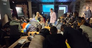 İzmir’de Gençler İçin Üretken Dijital Medya Yolculuğu: Yeşilay’ın Erasmus+ Projesiyle Bağımlılığa Karşı Kapsamlı Farkındalık ve Beceriler Gelişiyor