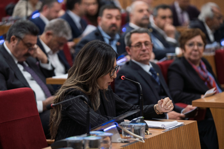 İzmir'de Şeffaflık mı, Tahliye Baskısı mı? Vakıflar Gündemde: Taşınmazların Kısa Sürede Yeniden Tartışılması