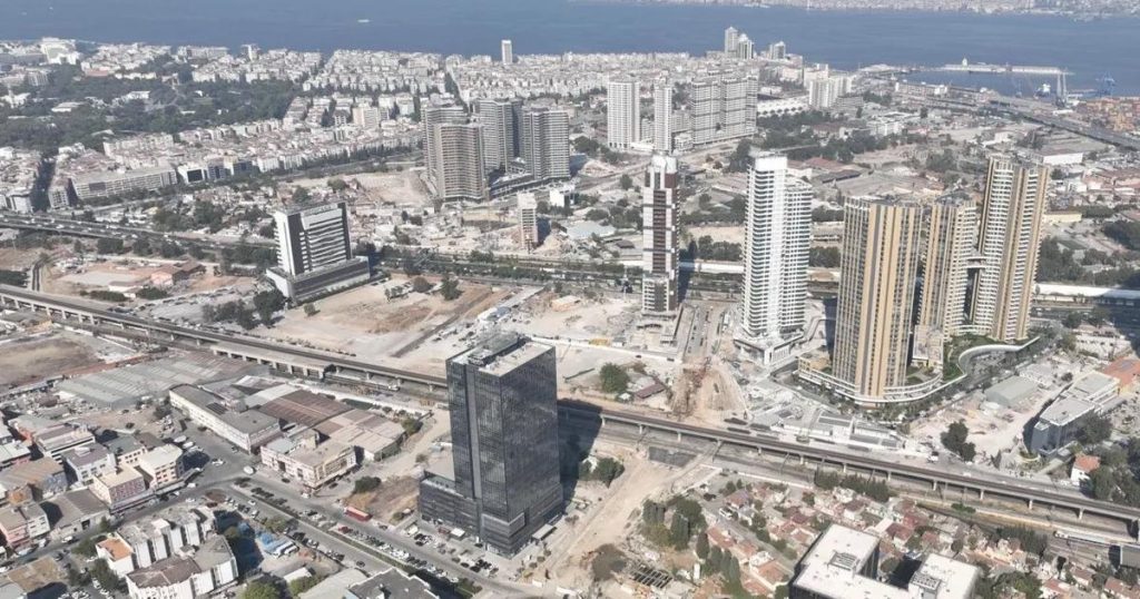 İzmir’de Ulaşım Dönüşümü: Raylı Sistemlerden Yol Ağına Büyük Kalkınma Hareketi