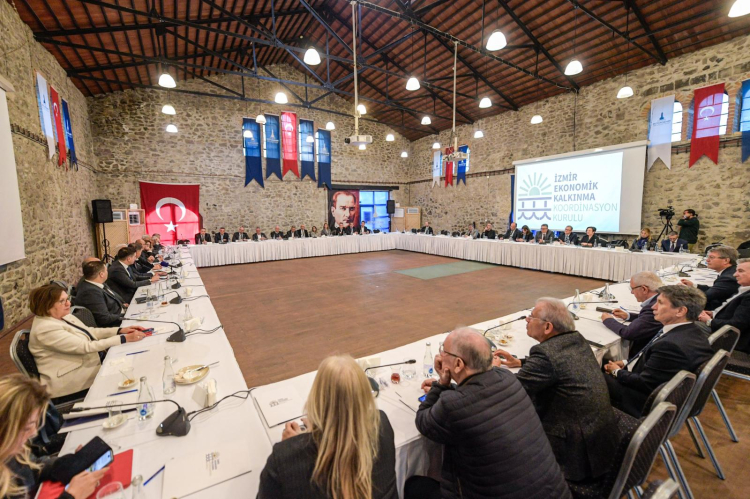 İzmir’in Gastronomi Odaklı Kalkınma Vizyonu: Zeytinyağı, Üzüm ve Yenilikle Şehir Yeniden Şekilleniyor