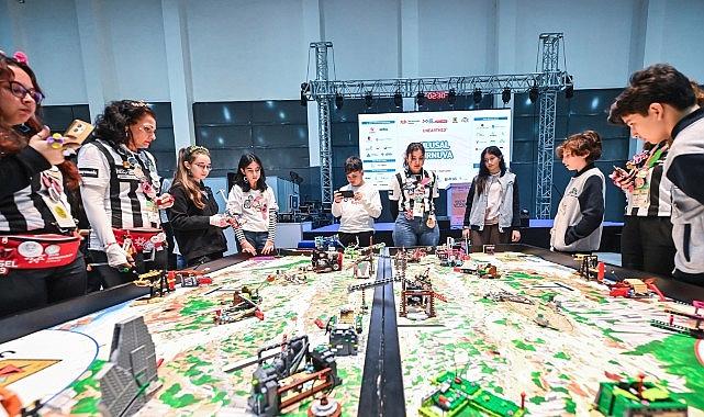 İzmir’in Işığında Dolu Dolu Bir Gelecek: FIRST LEGO League Challenge ile Bilimin Büyülü Köprüleri