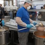 İzmir’in Sosyal Destekleriyle Binlerce Ailenin Yükü Hafifliyor: 683 Bin 828 Başvuru, Yüzlerce Aktivite