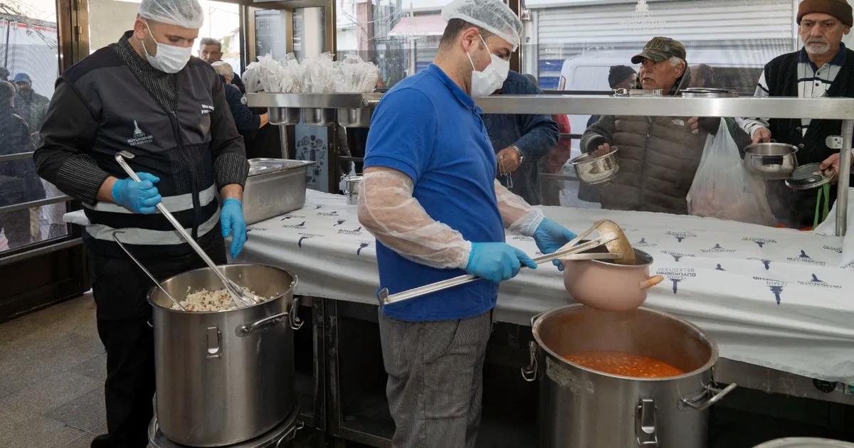 İzmir’in Sosyal Destekleriyle Binlerce Ailenin Yükü Hafifliyor: 683 Bin 828 Başvuru, Yüzlerce Aktivite