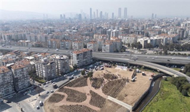 İzmir’in Yeşil Devrimi: Mikro Ormanlarla Şehir Nefes Alıyor – İtfaiyeden Kahraman Anısına 8 Bin Metrekarelik Koruda Ağaçlar Şehre Umut Ekti