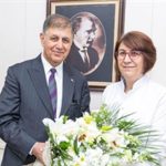 İzmirli Hekimler İçin Tıp Bayramı Anısına Samimi Bir Ziyaret: Tugay’dan Meslektaşlara Destek ve Teşekkür