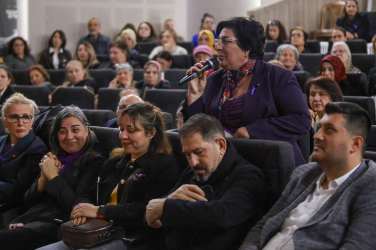 Kadın Emeği ve Dayanışma: Karabağlar’da Haklar İçin Örgütlü Mücadele