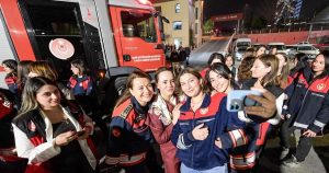 Kadın Şoförlere Övgü Dolu Akşam: Öznur Tugay ve ESHOT’taki Kadın Ekiplerden İlham Verici Buluşma