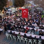 Kadir Gecesi İftarı Çiğli’de Büyüklere Yakışır Bir Ortamda Gerçekleşti: Emekliler Lokali Müjdesiyle Birlik ve Dayanışma Zirve Yaptı