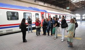 Kentimizin Kalbinde Yolculuk: Konak Tarih Gezileriyle Zamanın İzinde