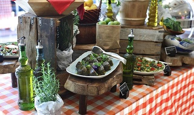 Köklerinden Dünyaya Uzanan Tatla Büyüyen Ufuk: Alaçatı Ot Festivali’nin Uluslararası Yolculuğu