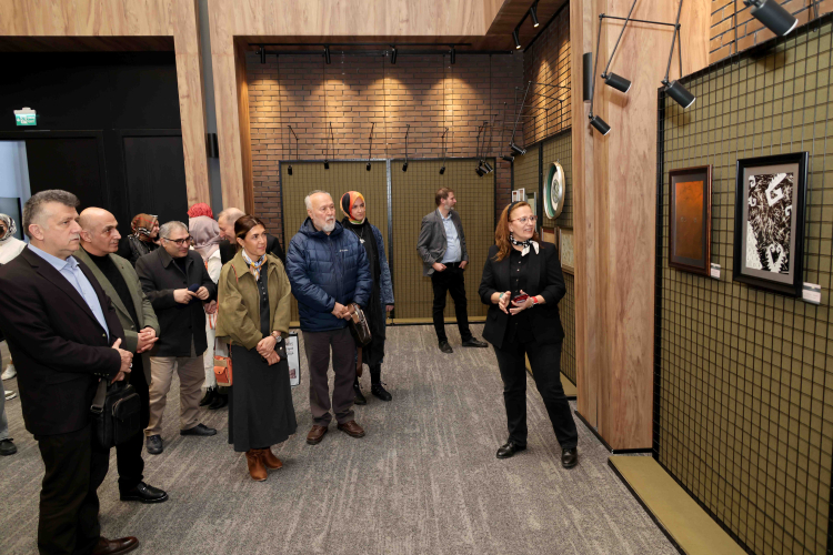 Kültürün Dokunuşuyla Kilitli Zaman: HİÇ Kaligrafi Sergisi’nin Kapılarını Aralayan Işığın İzleri