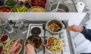 Mahalle Mutfağıyla Kadınların Dayanışması ve Sağlıklı Ekonomi: İzmir’in Evka-2 Mahallesi’nde Yeni Bir Sosyal Ağı