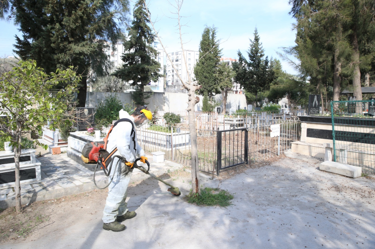 Mezarlık ve Camilerde Bayram Temizliğiyle Huzurlu Bir Bayram İçin Erişilebilir ve Düzene Kavuşan Çiğli