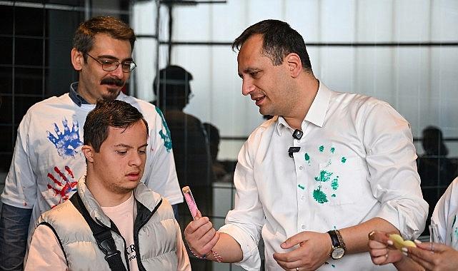 Minik Yüzler, Büyük Doğa Sevgisi: Yangına Karşı Tohum Toplarıyla Can Veren çocuklar