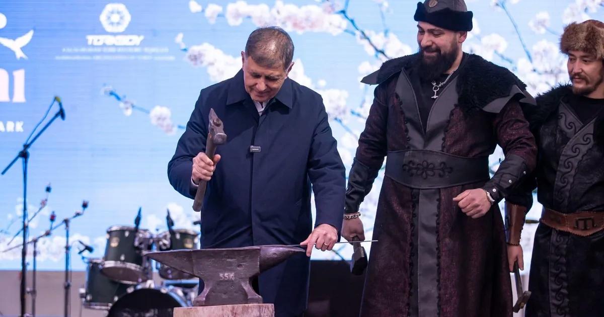 Nevruz Baharı İzmir’de Yürekleri Birleştirdi: Kültürlerarası Özlem ve Gelenekler Bir Arada