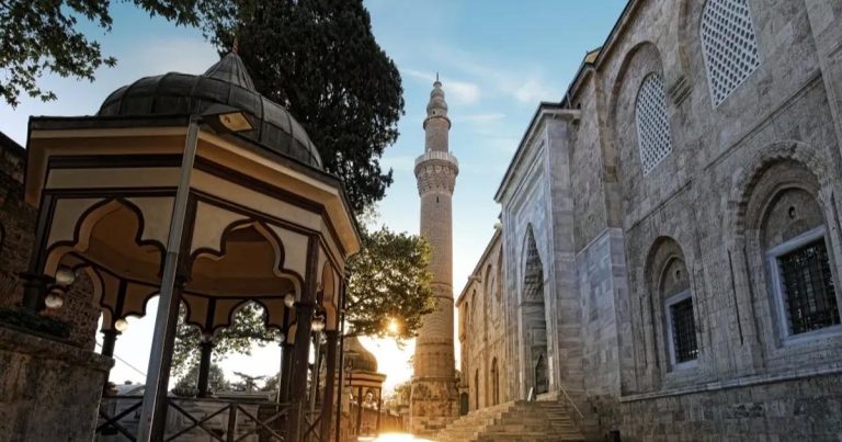 Ramazan Bayramı Namaz Zamanları Açıklaması: Türkiye ve Avrupa Başkentlerinde Bayram Coşkusunun Saati