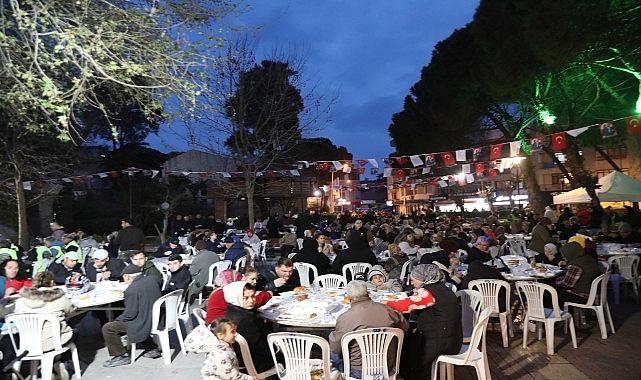 Ramazan İftarlarının Şefkati Seferihisar Meydanı’nda Büyüleyen Bir Finale Dönüştü: Birlik, Dayanışma ve Bereket Dolu Anlar