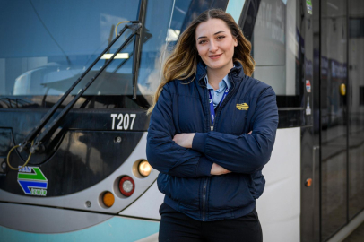 Rayların Kadın Gücü: Simay Aytimur’un İzmir Metro’da Sürücü Olarak Yükselişi