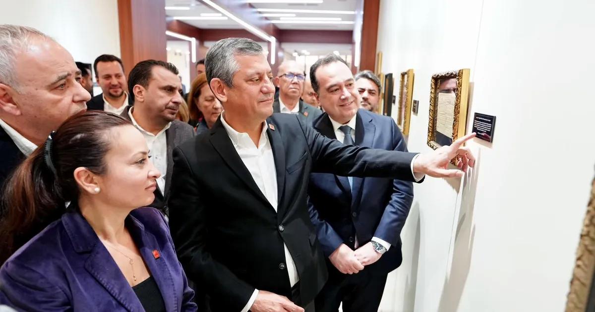 Sahnede Zaman Yolculuğu: Atatürk’ün Liderlik Yıllarını İçeren Özgün Kronik Sergi