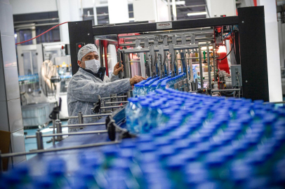 Şaşal Su Yeniden Doğuşuyla Raflarda: İzmir’in Simgesi, Ambalaj ve Üretimde Büyük Dönüşüm