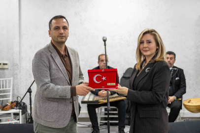 Şehit Aileleri ve Gaziler İçin İftar: Dayanışma ve İstiklal Marşı Coşkusu Bornova'da