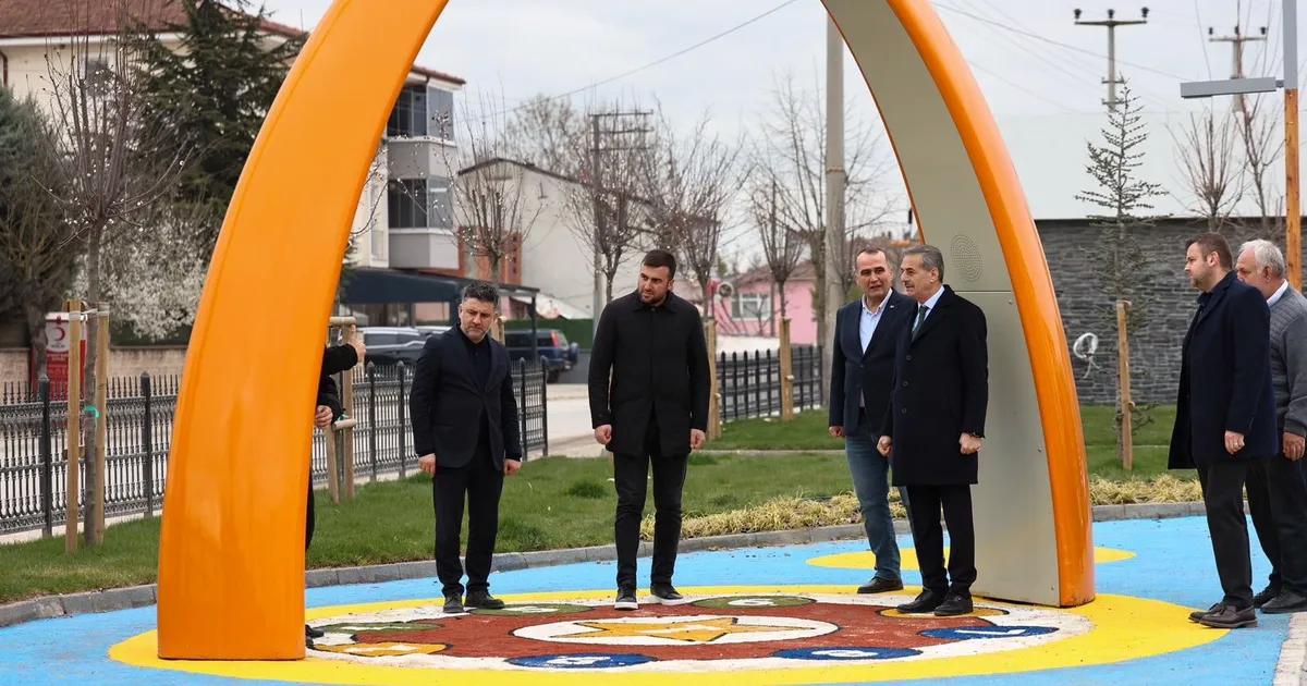 Söğütlü’de Ritim Park’ın Işıltısı: Alemdar, 14 Kilometre Asfalta Hamle ve Gençlik İçin Spor Alanlarıyla Geleceğe Umut Taşıdı