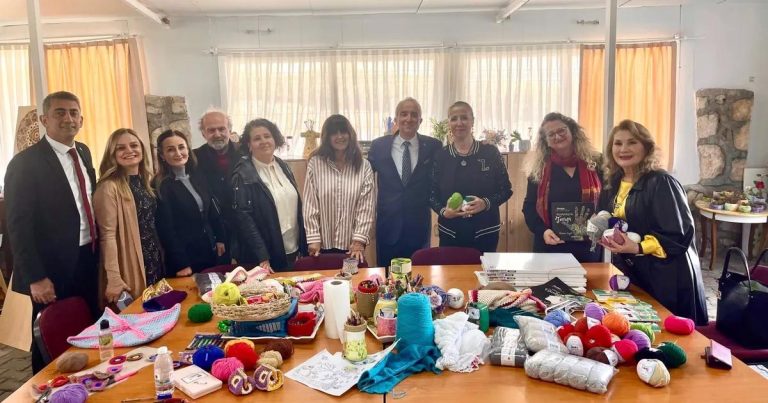 Yaşlılara Umut Köprüsü: Buca’da Müzikle Dolu Anlar ve Dayanışma