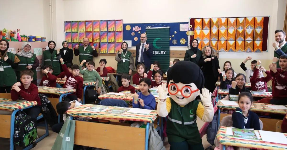 Yeşilay farkındalığı için ilk ders zili ‘bağımsız gelecek’ için çaldı