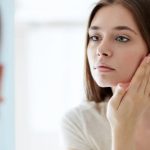 Yüz Şişkinliğini Doğru Anlamak: Ödem, Yaşam Tarzı ve Depuffing Ritüellerine Gerçekçi Bakış