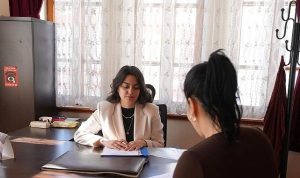 Adaletin Kapılarını Herkese Açan Yakın Destek: Seferihisar’da Ücretsiz Hukuki Danışmanlık Hizmeti Devam Ediyor