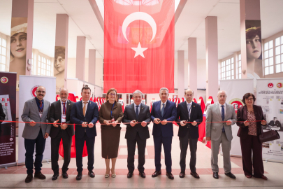 Aile Yılı Sempozyumu Başladı: İzmir'de Toplumun Temeli ve Gelecek İçin Stratejiler Parlıyor