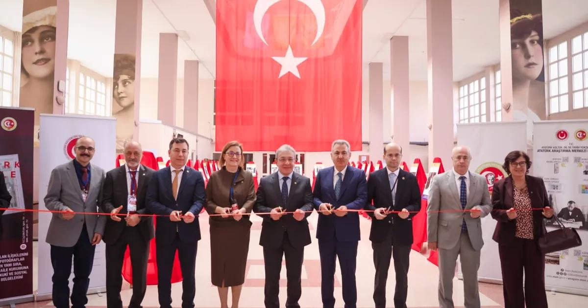 Aile Yılı Sempozyumu Başladı: İzmir’de Toplumun Temeli ve Gelecek İçin Stratejiler Parlıyor