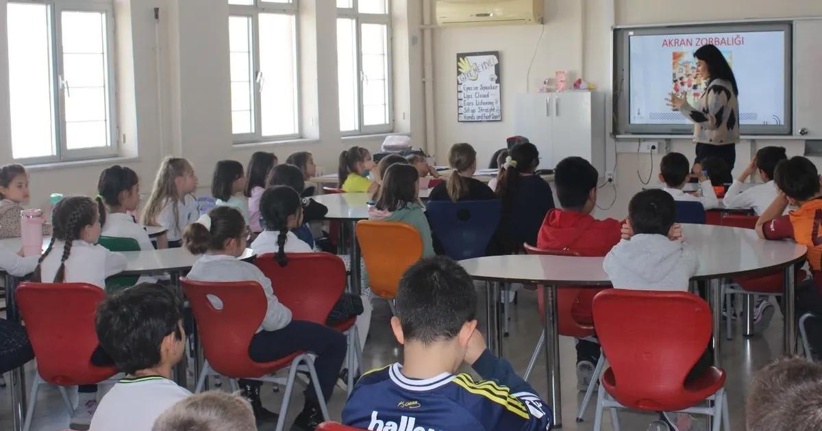 Aileler ve Öğrenciler İçin Akran Zorbalığıyla Mücadelede Bütüncül Başarı Hikayesi