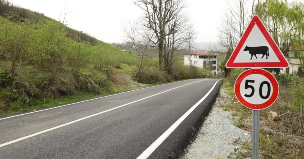 Alt Yapı ve Yol Güvenliği İçin 2,4 Kilometrelik Ağı Modernleştiren İlçe Yol Harikası