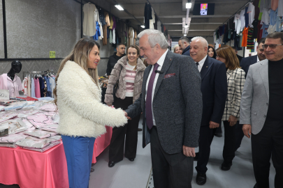 Balat’ta Yeni Giyim Pazarıyla Esnaf ve Halk Bir Arada Yüzünü Güldürüyor