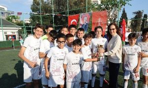 Bayrama Sporda Coşku: Karşıyaka’da 23 Nisan İçin Birlikte Yürüyoruz